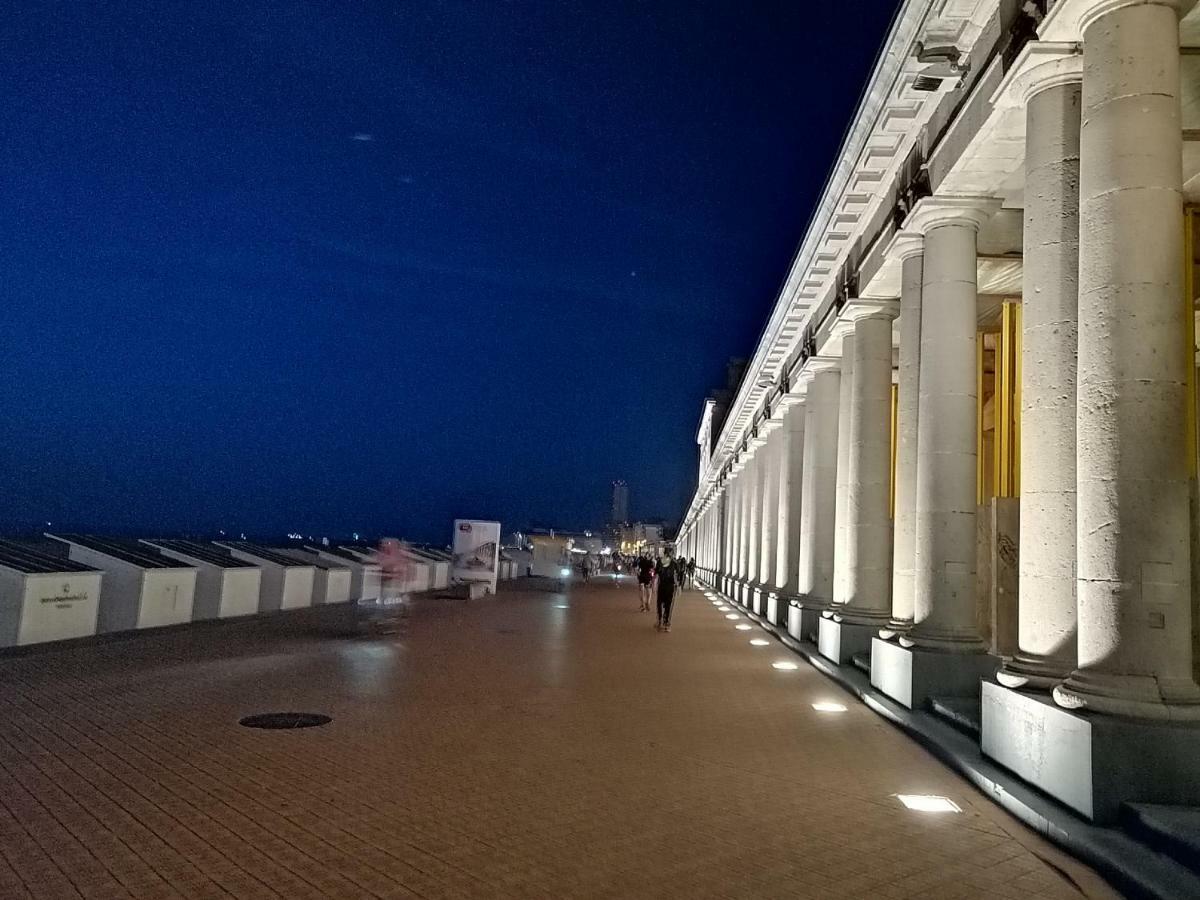 Large Apartment 800M From The Beach 90 Square Meters オステンド エクステリア 写真